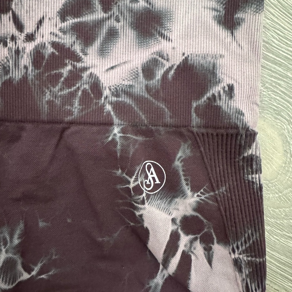 Allure the brand Mahogany Marble Shorts Small - Picture 3 of 4